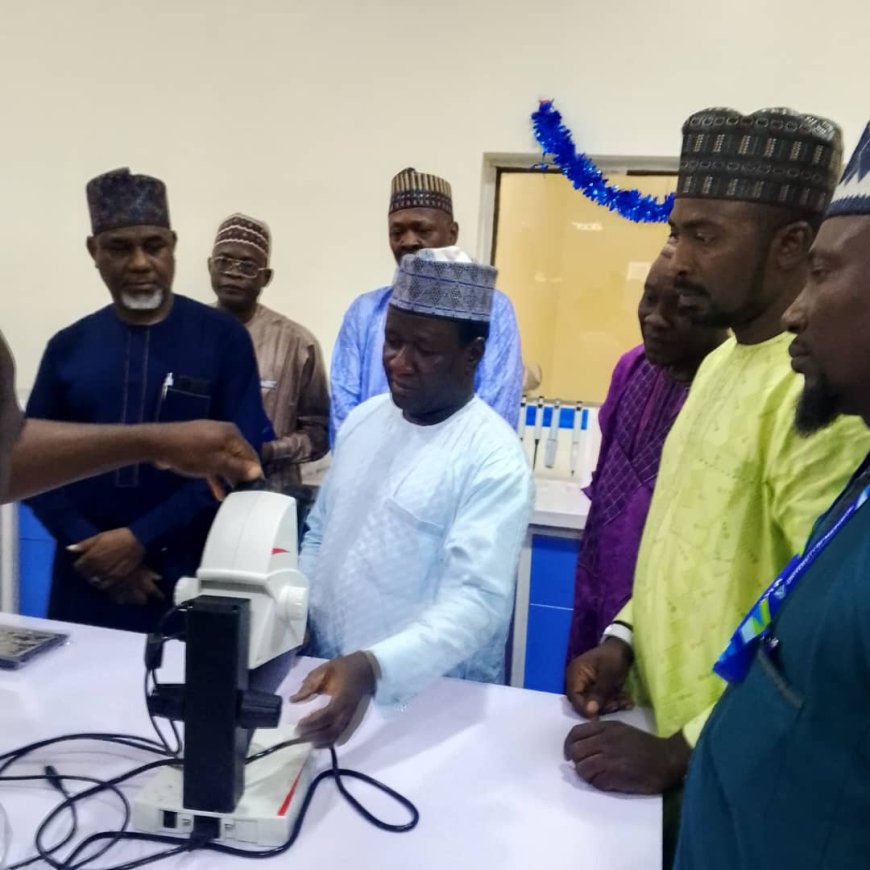 UNIVERSITY VC VISITS POSTGRADUATE LABORATORY OF THE FACULTY OF VETERINARY MEDICINE